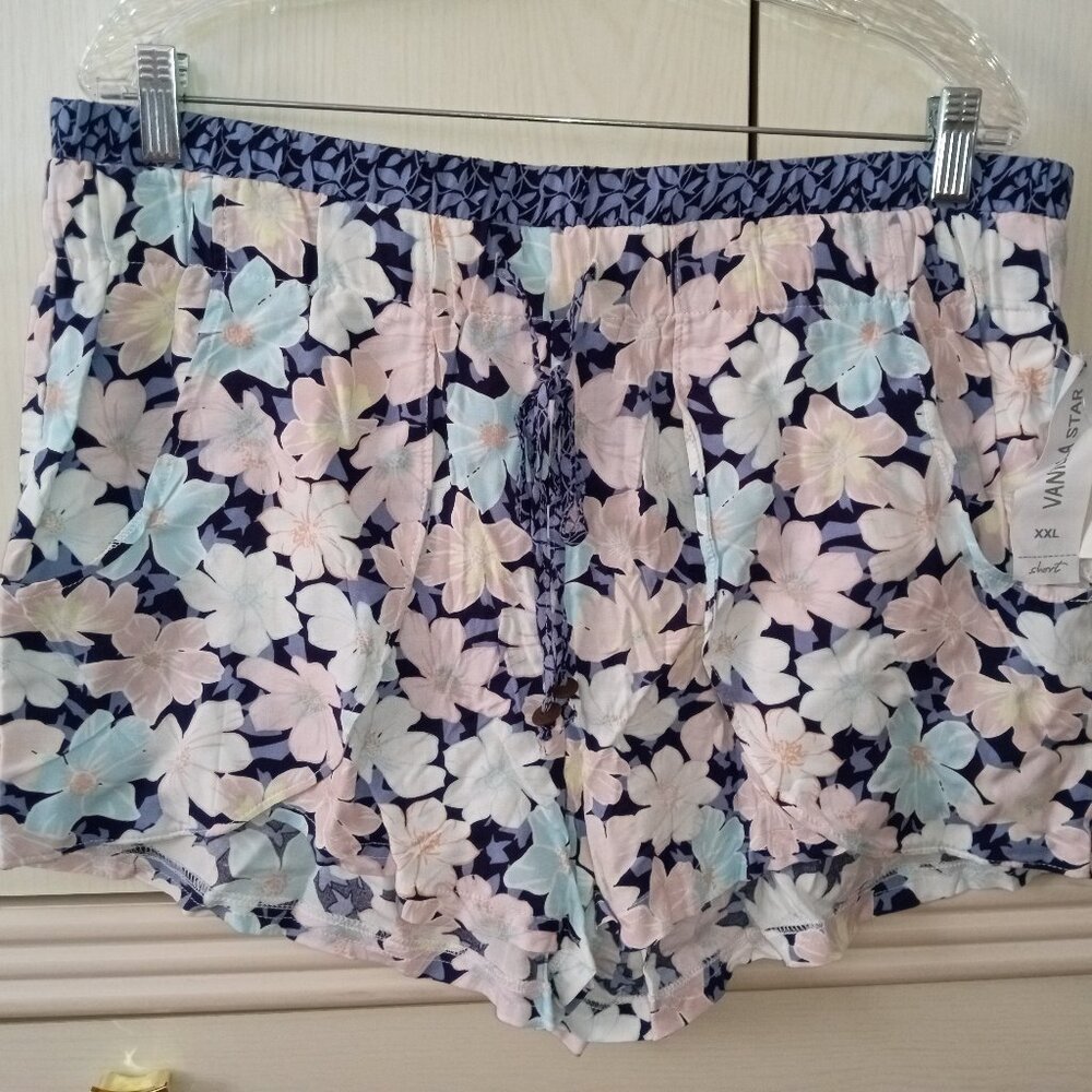 Vanilla Star Women's 100% Rayon Floral Flyaway Drawstring Waist Shorts SIZE 2XL